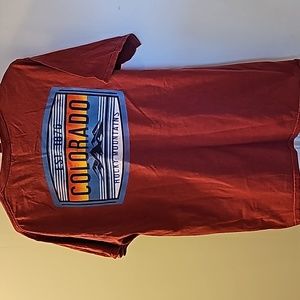 Gildan Ultra Cotton Colorado Rocky Mountains Tshirt. Size Large.